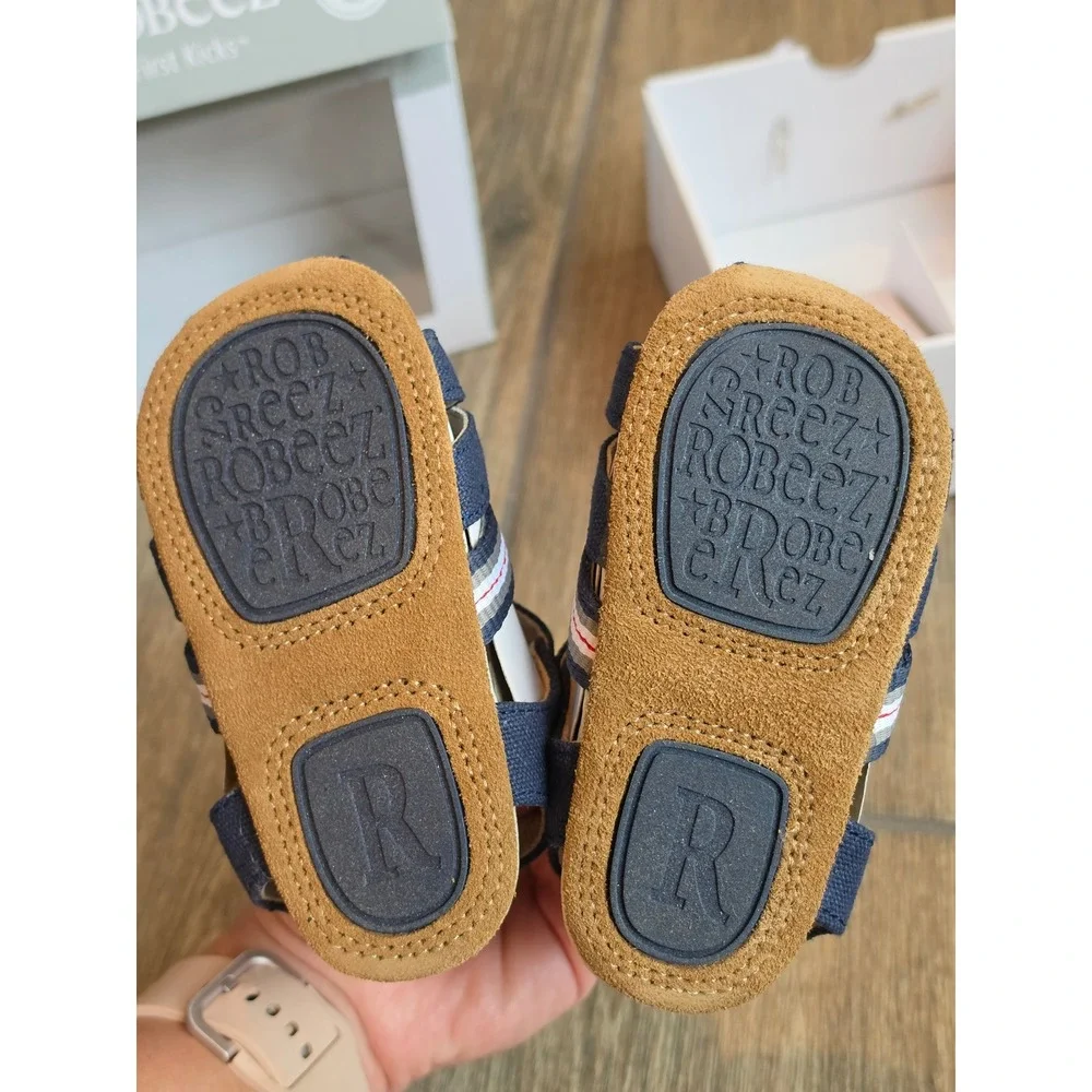 Robeez first kicks